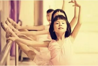 三部委嚴禁幼兒園辦興趣班 家長(cháng)有意見(jiàn)