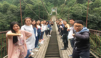 超車(chē)道公司組織員工去雅安大川鎮旅游