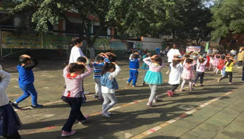 太原市小店區新星幼兒園開(kāi)展防踩踏安全疏散演練活
