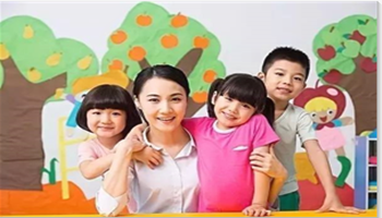 做一個(gè)標準的幼兒園老師